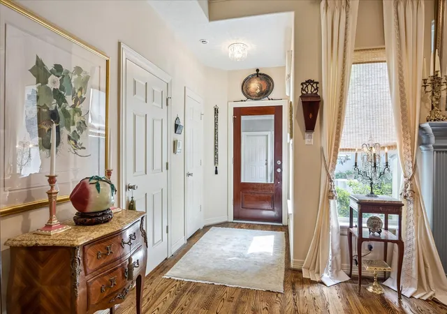 Photo 4 of Townhouse for sale at 2314 Huldy St #B, Houston, TX 77019 | MLS# 35442911 | Listing updated on 2026-09-22