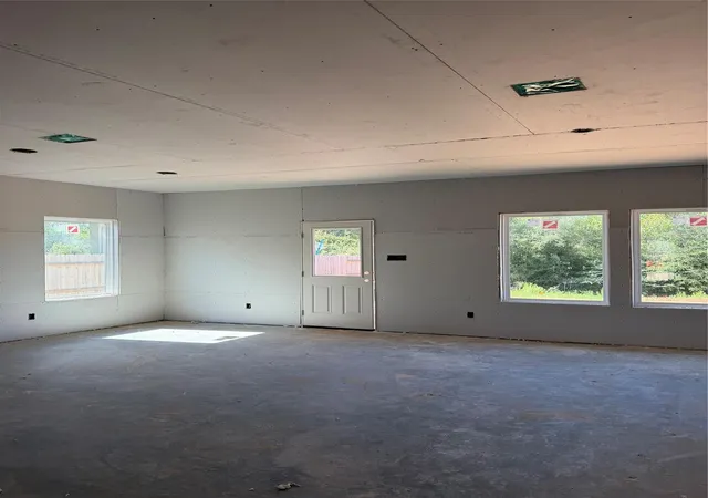 Photo 3 of Single family home for sale at 4522 Blue Mountain Laurel St, Pinehurst, TX 77362 | MLS# 16171451 | Listing updated on 2026-10-07
