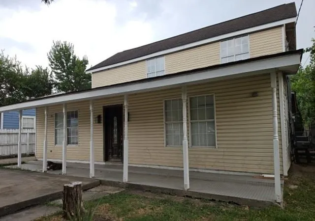Photo 2 of Sale Pending at 7824 Detroit St, Houston, TX 77017 | MLS# 41522101 | Listing updated on 2026-10-08