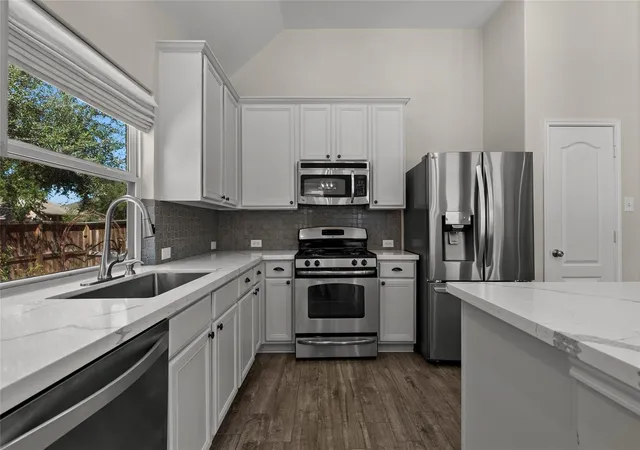 Photo 4 of Single family home for sale at 2201 Lilyglen Ct, League City, TX 77573 | MLS# 72651150 | Listing updated on 2026-10-10
