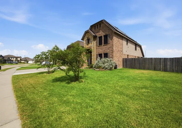 Photo 4 of Single family home for sale at 15002 Gulfstream Park Ave, Baytown, TX 77523 | MLS# 751783 | Listing updated on 2026-09-11