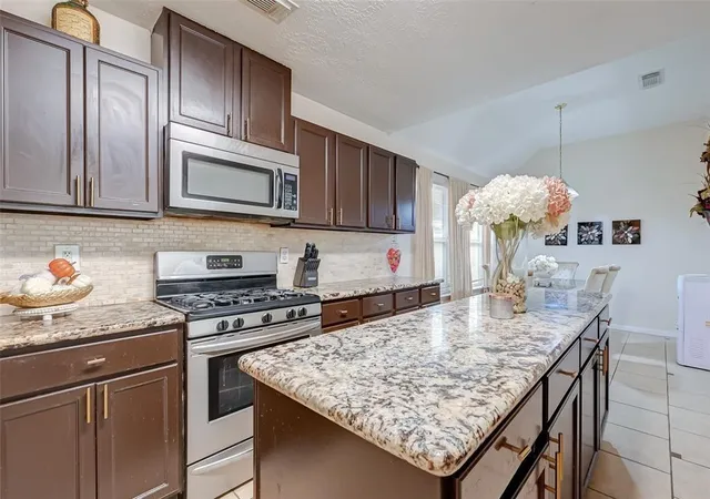 Photo 3 of Single family home for sale at 2519 Glenholly Park Dr, Sugar Land, TX 77498 | MLS# 8116930 | Listing updated on 2026-09-05