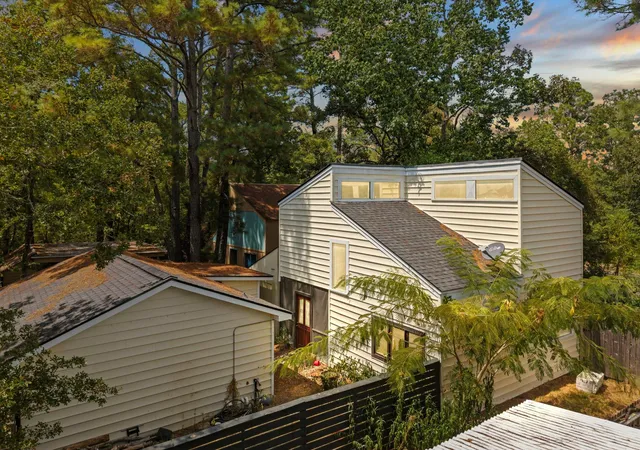 Photo 2 of Single family home for sale at 26628 Quail Ct, Huntsville, TX 77320 | MLS# 2748859 | Listing updated on 2026-09-11
