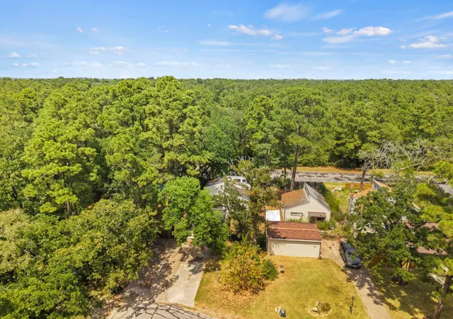 Photo 3 of Single family home for sale at 26628 Quail Ct, Huntsville, TX 77320 | MLS# 2748859 | Listing updated on 2026-10-07