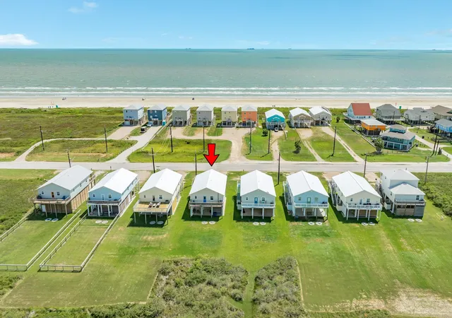Photo 3 of Single family home for sale at 2935 Blue Water Hwy, Freeport, TX 77541 | MLS# 3007058 | Listing updated on 2026-09-22