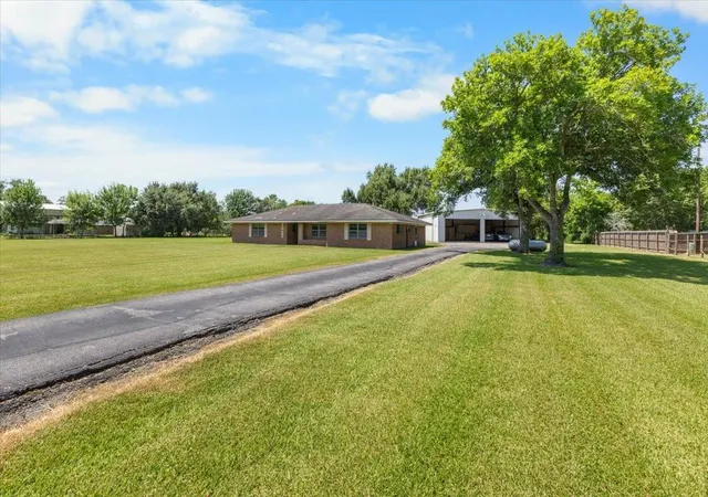 Photo 3 of Single family home for sale at 17310 Wellborne Rd, Pearland, TX 77584 | MLS# 95894587 | Listing updated on 2026-09-05