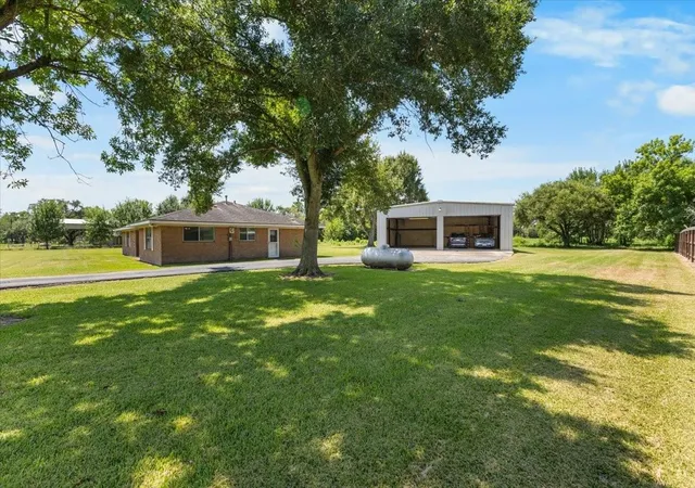Photo 3 of Single family home for sale at 17310 Wellborne Rd, Pearland, TX 77584 | MLS# 95894587 | Listing updated on 2026-09-05