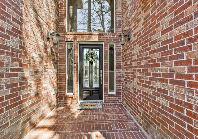 Photo 3 of Single family home for sale at 13930 Fountain View Dr, Montgomery, TX 77356 | MLS# 32628428 | Listing updated on 2026-09-20
