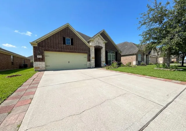 Photo 3 of Single family home for sale at 2818 Krenek Ct, Rosenberg, TX 77471 | MLS# 21637009 | Listing updated on 2026-09-15