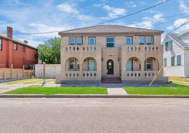 Photo 3 of Multi family home for sale at 915 8th Street, Galveston, TX 77550 | MLS# 55329772 | Listing updated on 2026-09-21