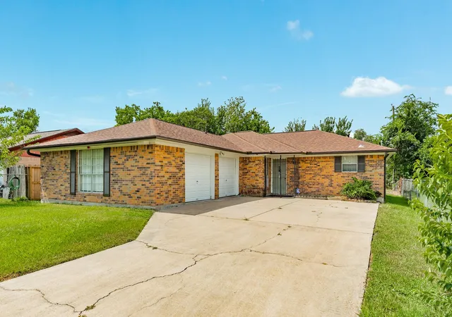 Photo 1 of Single family home for sale at 8407 Tavenor Ln, Houston, TX 77075 | MLS# 75923862 | Listing updated on 2026-09-02