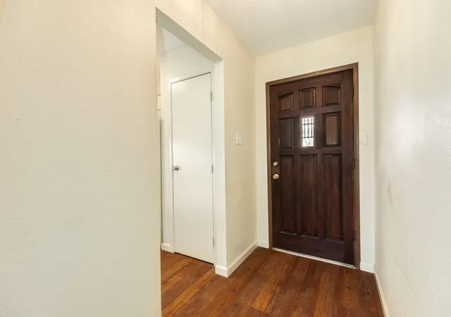 Photo 3 of Single family home for sale at 8407 Tavenor Ln, Houston, TX 77075 | MLS# 75923862 | Listing updated on 2026-09-02