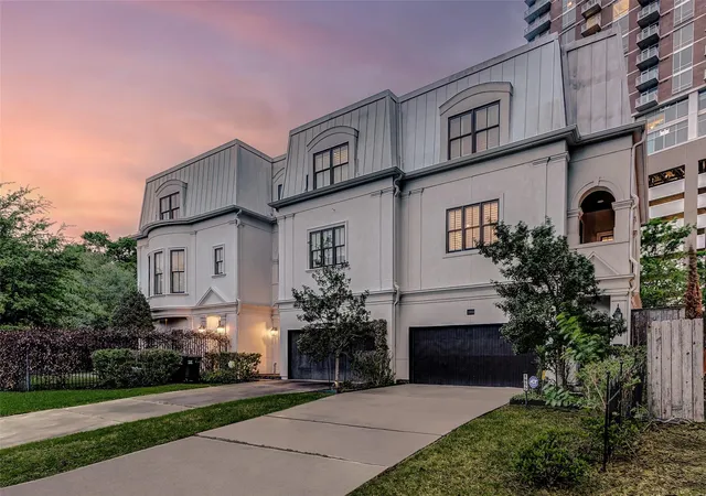 Photo 1 of Townhouse for sale at 1955 Sheridan St, Houston, TX 77030 | MLS# 87871559 | Listing updated on 2026-10-07