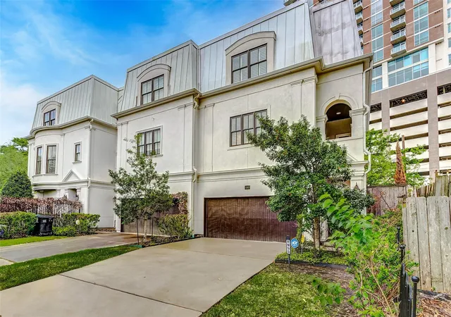Photo 2 of Townhouse for sale at 1955 Sheridan St, Houston, TX 77030 | MLS# 87871559 | Listing updated on 2026-10-07