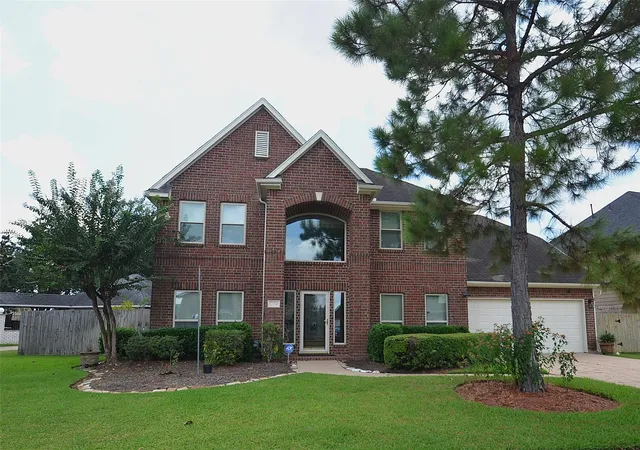 Photo 1 of Single family home for sale at 1504 Pine Grv Ln, Pearland, TX 77581 | MLS# 93062582 | Listing updated on 2026-09-26