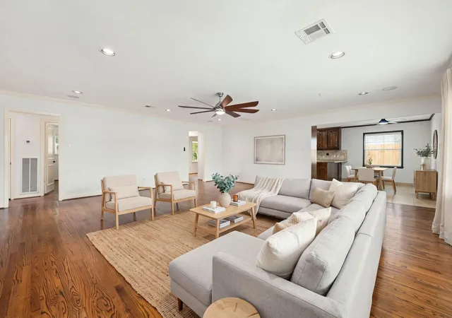 Photo 4 of Single family home for sale at 4508 Randwick Dr, Houston, TX 77092 | MLS# 76851586 | Listing updated on 2026-09-14