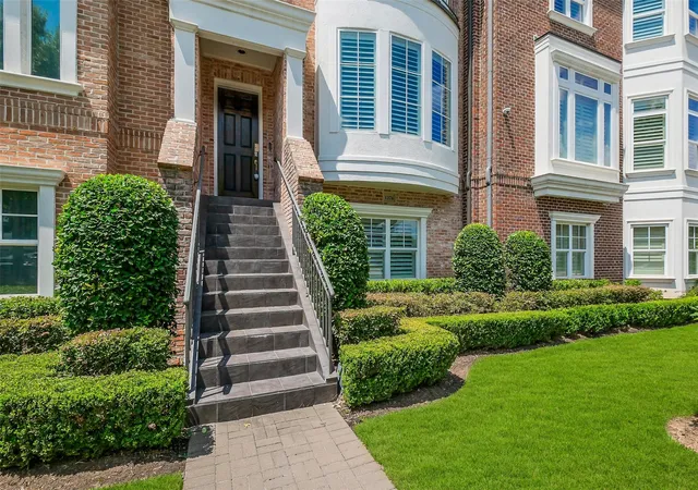 Photo 3 of Townhouse for sale at 1374 Lake Pointe Pkwy, Sugar Land, TX 77478 | MLS# 83398559 | Listing updated on 2026-09-17