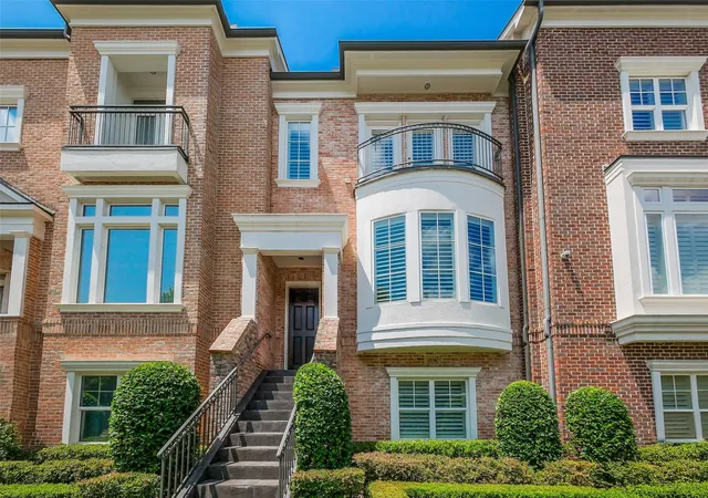 Photo 3 of Townhouse for sale at 1374 Lake Pointe Pkwy, Sugar Land, TX 77478 | MLS# 83398559 | Listing updated on 2026-09-17