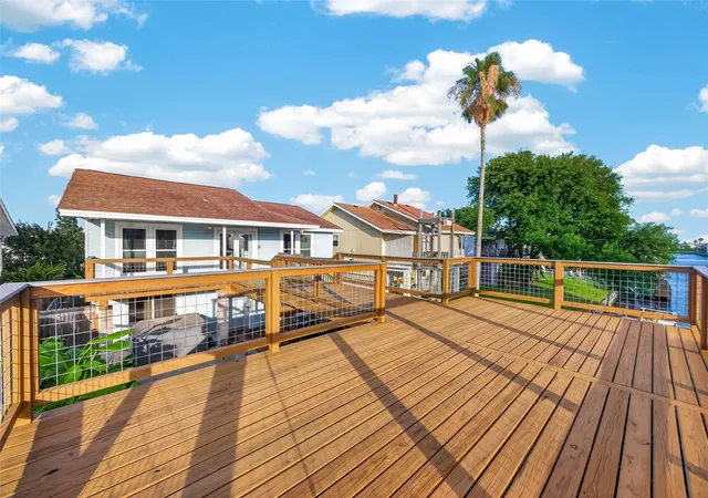 Photo 2 of Single family home for sale at 4 N Sandpiper St, La Marque, TX 77568 | MLS# 86633609 | Listing updated on 2026-09-06
