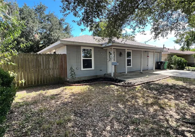 Photo 2 of Sale Pending at 607 Ogilvie St, Houston, TX 77017 | MLS# 55409367 | Listing updated on 2026-10-07