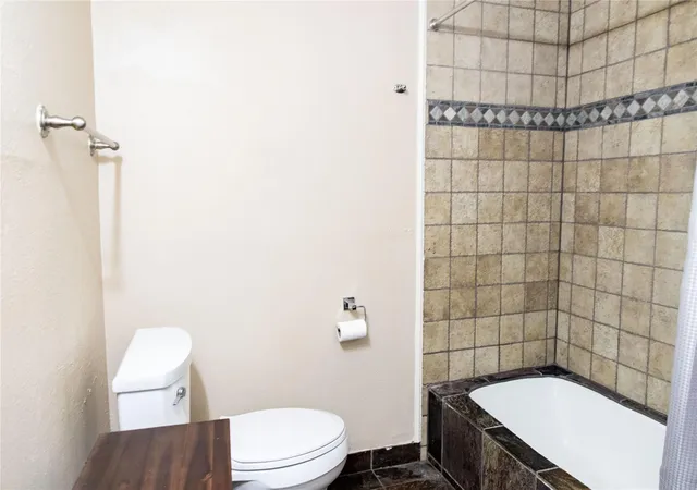 Photo 4 of Single family home for sale at 5564 Aspen St, Bellaire, TX 77401 | MLS# 40014855 | Listing updated on 2026-09-10