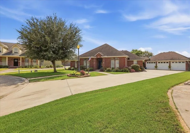 Photo 2 of Single family home for sale at 6320 Meadow Mist St, Orange, TX 77632 | MLS# 67557099 | Listing updated on 2026-09-23