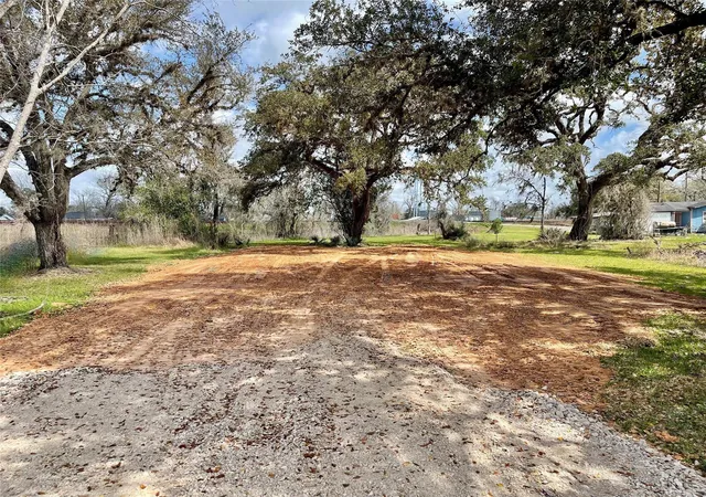 Land for sale at 0 Travis Ave, Sweeny, TX 77480 | MLS# 89304290