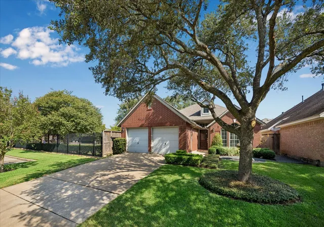 Photo 3 of Single family home for sale at 7018 Afton Woods Dr, Houston, TX 77055 | MLS# 47506843 | Listing updated on 2026-09-19