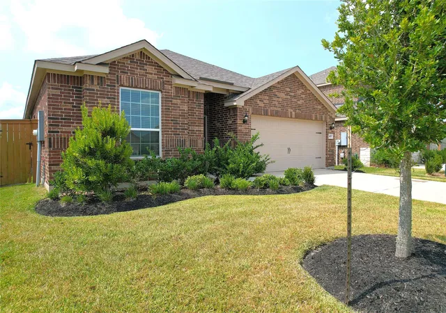 Photo 2 of Single family home for sale at 14111 Mainmast Dr, Santa Fe, TX 77510 | MLS# 16365477 | Listing updated on 2026-09-02