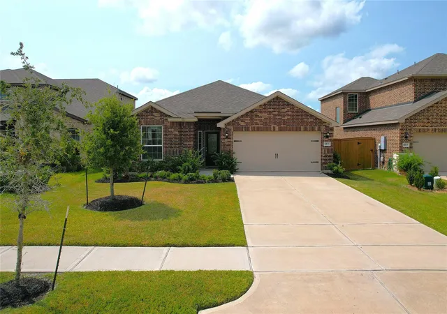 Photo 3 of Single family home for sale at 14111 Mainmast Dr, Santa Fe, TX 77510 | MLS# 16365477 | Listing updated on 2026-09-02