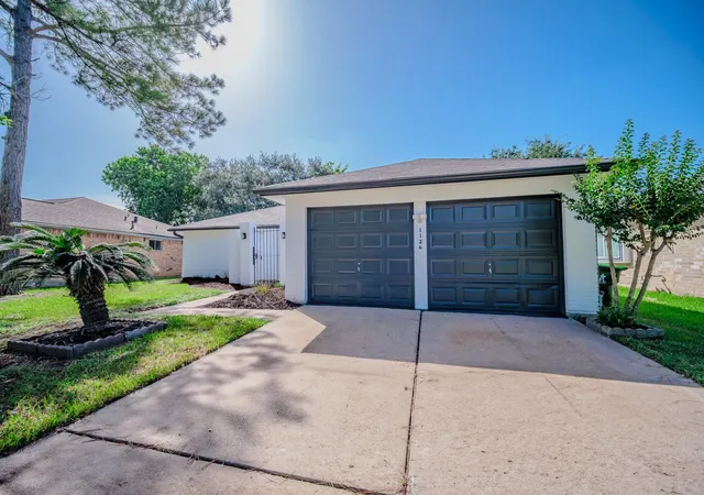 Photo 3 of Single family home for sale at 1126 Beechbend Dr, Missouri City, TX 77489 | MLS# 51397069 | Listing updated on 2026-09-17