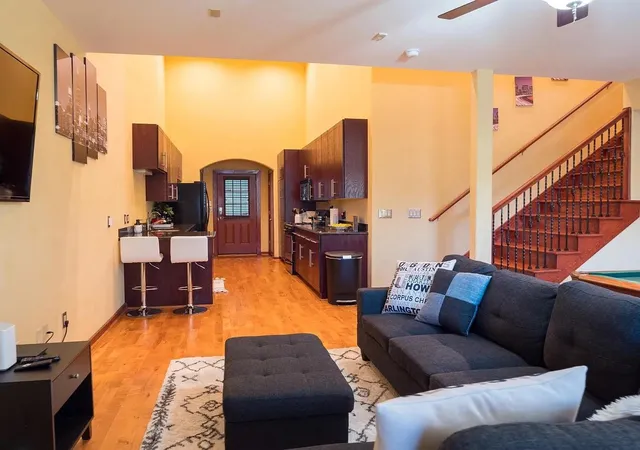 Photo 1 of Condo for sale at 2900 Hamilton St #22, Houston, TX 77004 | MLS# 65060058 | Listing updated on 2026-09-15