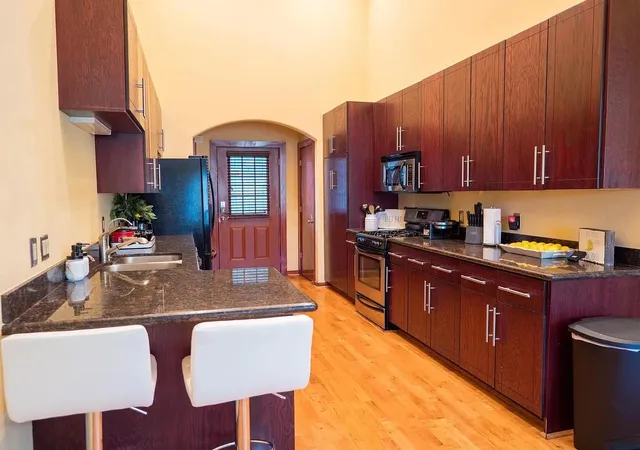 Photo 3 of Condo for sale at 2900 Hamilton St #22, Houston, TX 77004 | MLS# 65060058 | Listing updated on 2026-09-15