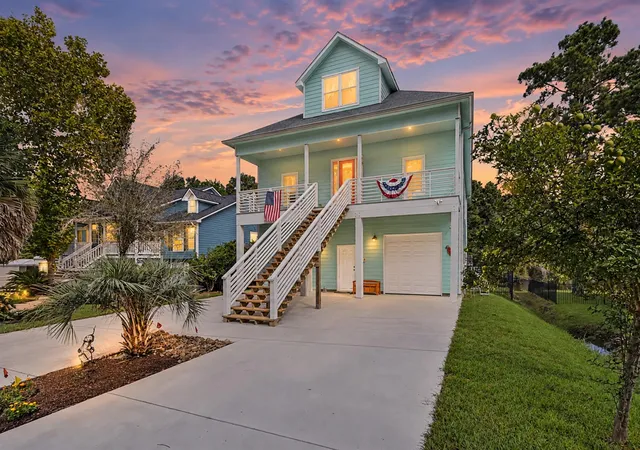Photo 1 of Single family home for sale at 915 N Hunting Tower Run, Montgomery, TX 77316 | MLS# 7178467 | Listing updated on 2026-09-12