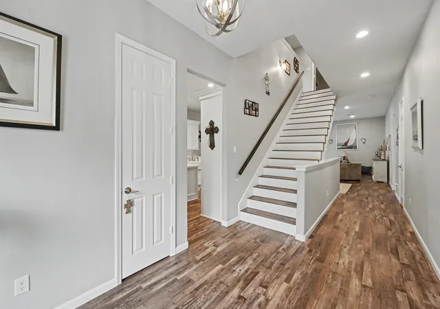 Photo 3 of Single family home for sale at 915 N Hunting Tower Run, Montgomery, TX 77316 | MLS# 7178467 | Listing updated on 2026-10-08