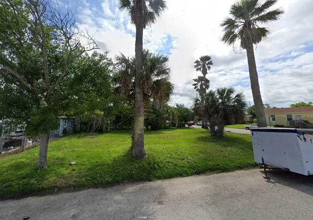 Photo 3 of Land for sale at 5528 Ave P 1/2, Galveston, TX 77551 | MLS# 63741835 | Listing updated on 2026-09-09
