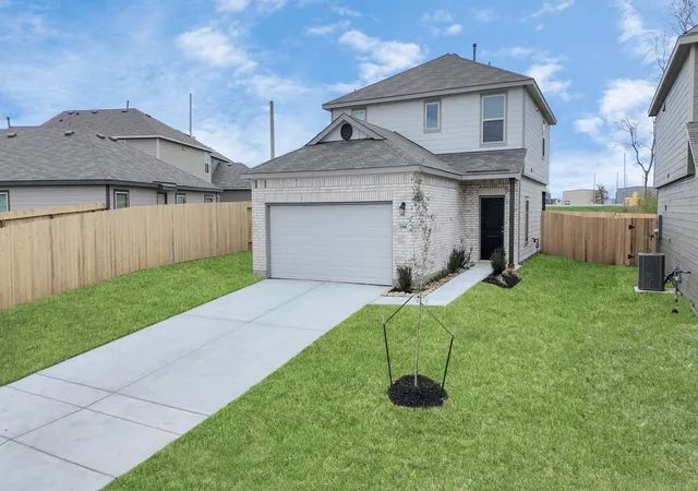 Photo 2 of Single family home for sale at 1906 Summer Night Dr, Houston, TX 77073 | MLS# 42123423 | Listing updated on 2026-09-02