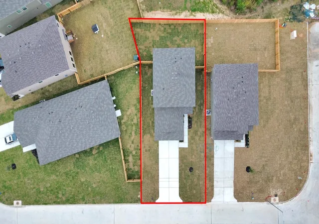 Photo 3 of Single family home for sale at 1906 Summer Night Dr, Houston, TX 77073 | MLS# 42123423 | Listing updated on 2026-09-02