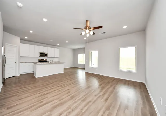 Photo 4 of Single family home for sale at 1906 Summer Night Dr, Houston, TX 77073 | MLS# 42123423 | Listing updated on 2026-09-02