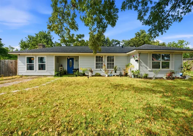 Photo 1 of Single family home for sale at 618 S Shady Ln, La Porte, TX 77571 | MLS# 6586410 | Listing updated on 2026-09-20