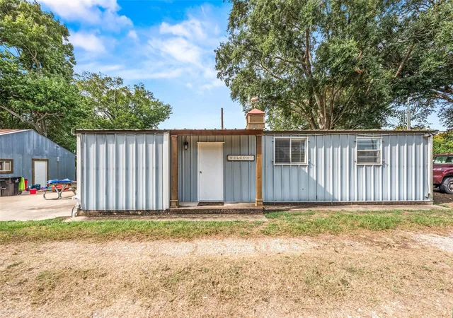 Photo 3 of Single family home for sale at 1402 County Rd 243, Bay City, TX 77414 | MLS# 70546436 | Listing updated on 2026-09-17