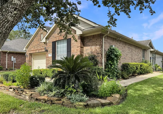 Photo 1 of Single family home for sale at 2312 Messina Dr, Pearland, TX 77581 | MLS# 10276113 | Listing updated on 2026-09-11