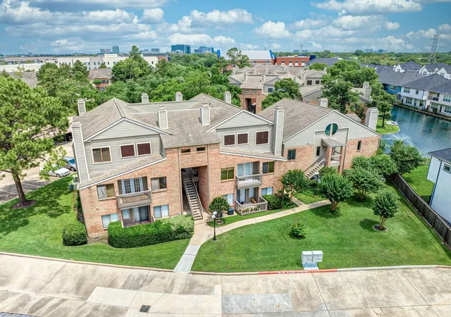 Listing Photo 5 - Condo for sale in building located at 2023 Gentryside Dr, Houston, TX 77077 - Unit #508