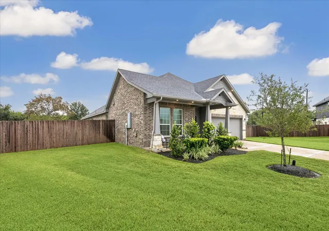 Photo 3 of Single family home for sale at 505 Zinfandel Ct, Alvin, TX 77511 | MLS# 92271244 | Listing updated on 2026-10-09