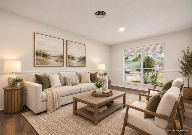 Photo 3 of Single family home for sale at 6027 De Moss Dr, Houston, TX 77081 | MLS# 83165507 | Listing updated on 2026-09-21