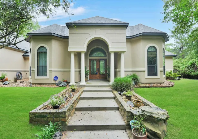 Photo 2 of Single family home for sale at 26150 Crown Ranch Blvd, Montgomery, TX 77316 | MLS# 21174459 | Listing updated on 2026-09-02