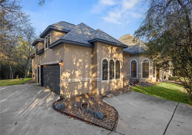 Photo 4 of Single family home for sale at 26150 Crown Ranch Blvd, Montgomery, TX 77316 | MLS# 21174459 | Listing updated on 2026-09-02