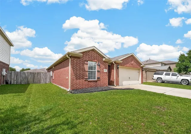 Photo 2 of Single family home for sale at 9426 Peridot Green Dr, Rosharon, TX 77583 | MLS# 82964594 | Listing updated on 2026-09-07