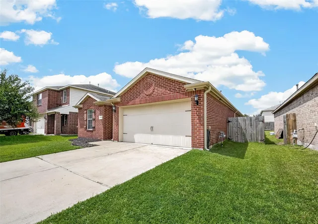 Photo 3 of Single family home for sale at 9426 Peridot Green Dr, Rosharon, TX 77583 | MLS# 82964594 | Listing updated on 2026-09-07