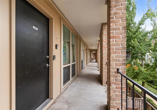 Photo 2 of Condo for sale at 4635 Wild Indigo St #512, Houston, TX 77027 | MLS# 89173852 | Listing updated on 2026-09-15